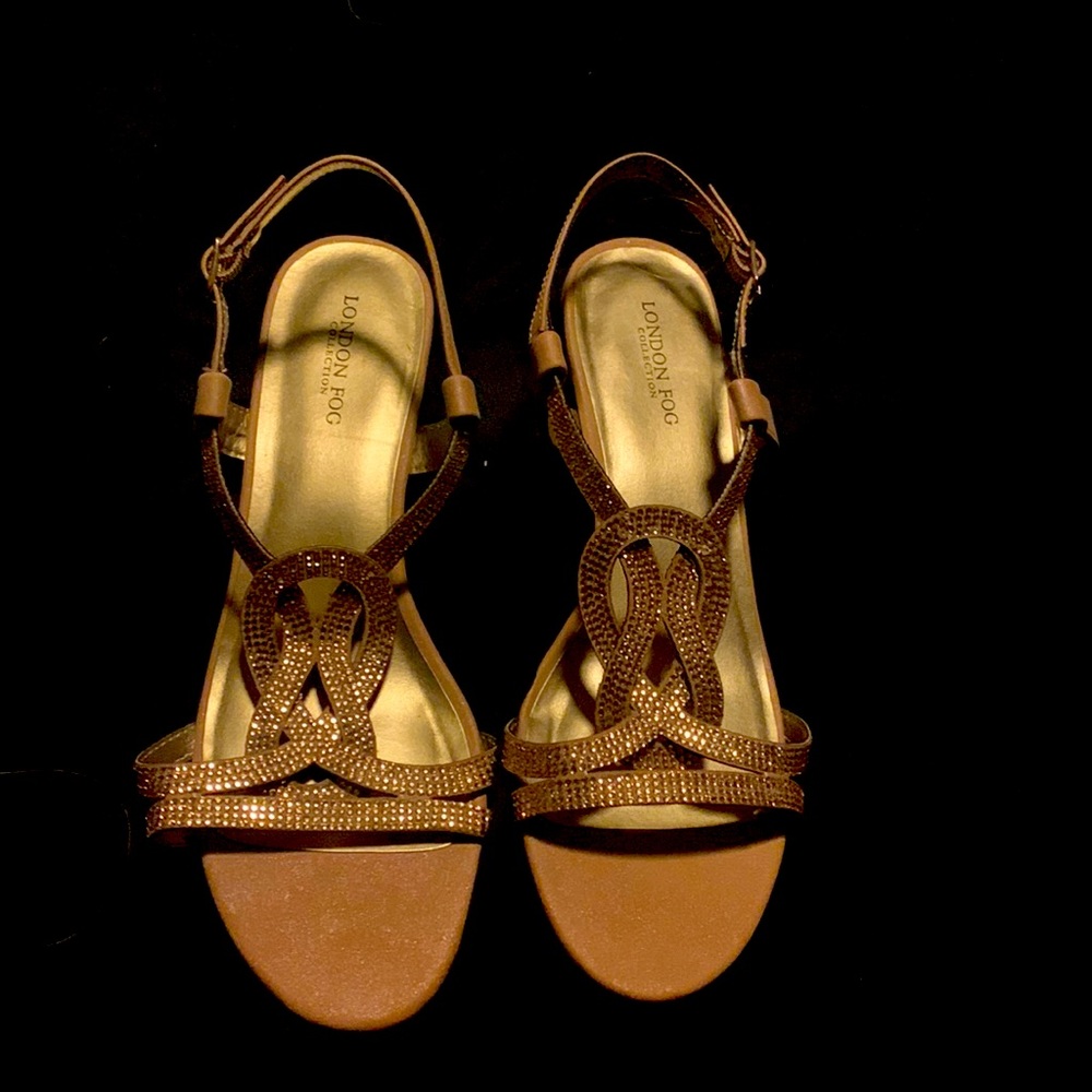 Never worn. NWOT rose gold heels